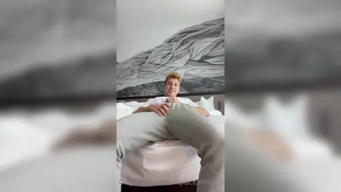 Hotel Check-In Heat — Valentin Mehinagic