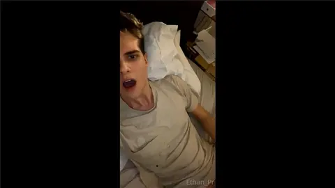 Sborra gigante sulla mia faccia — Ethan_Pr