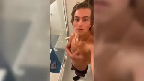 Brincadeira de pés de twink